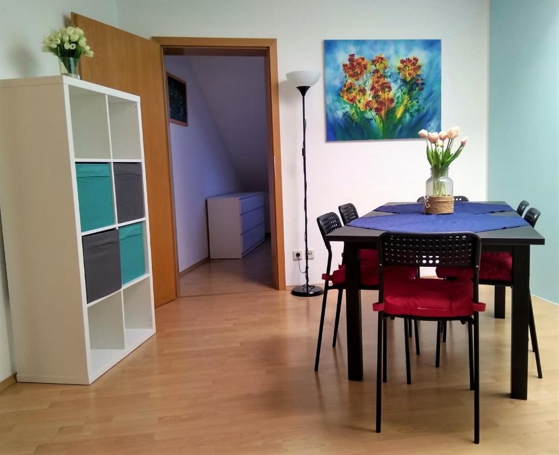 Gaestewohnung 4-Raum Wohnung Fuer 2-8 Personen 츠비카우 외부 사진