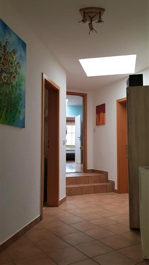 Gaestewohnung 4-Raum Wohnung Fuer 2-8 Personen 츠비카우 외부 사진